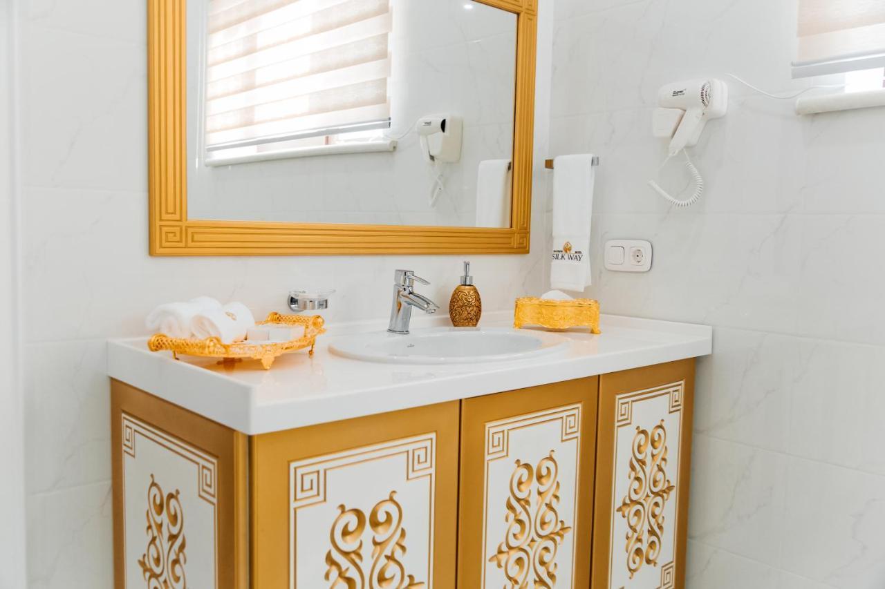 Boutique Hotel Silk Way Turkistan Bagian luar foto