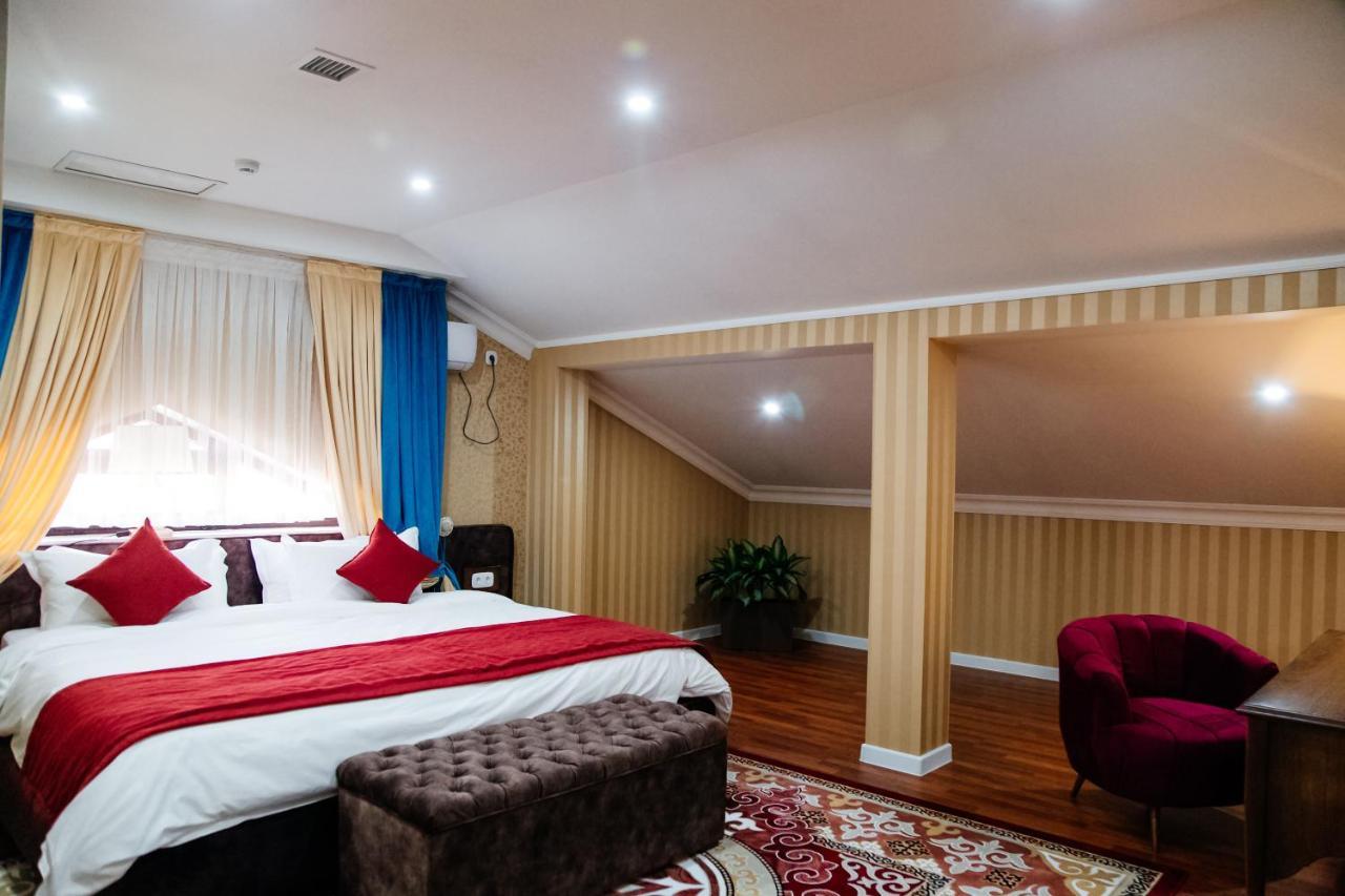 Boutique Hotel Silk Way Turkistan Bagian luar foto
